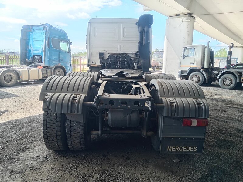 Mercedes-Benz Actros 6x4 Седельный тягач — фото 6