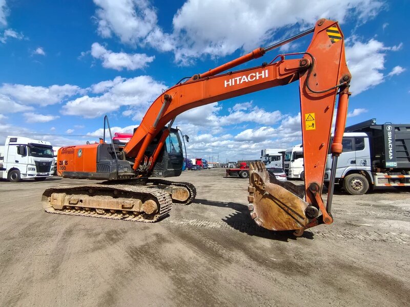 HITACHI ZX200 Экскаватор — фото 4