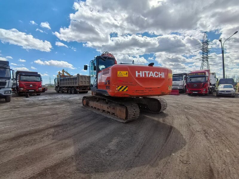 HITACHI ZX200 Экскаватор — фото 7