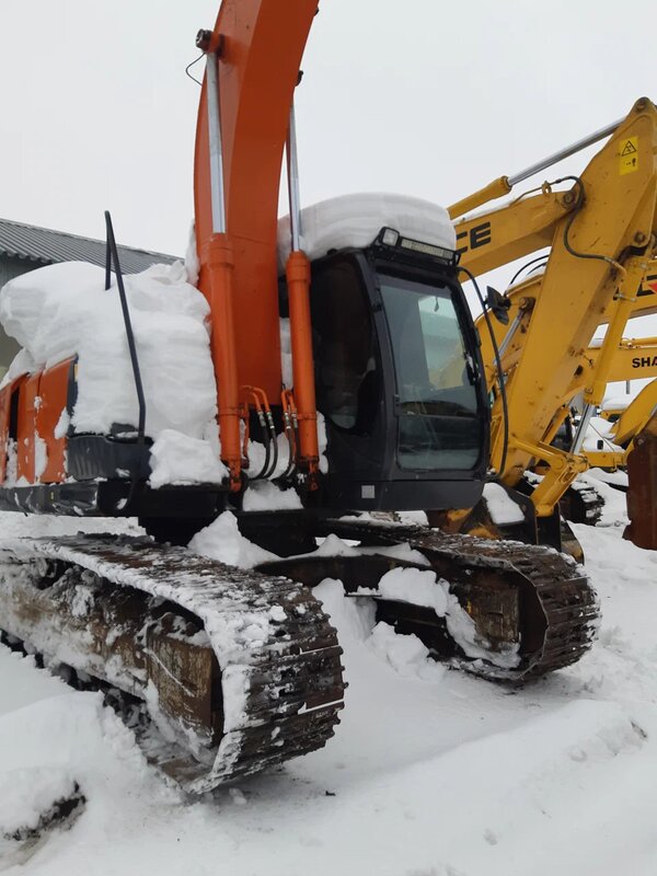 HITACHI ZX200 Экскаватор — фото 1