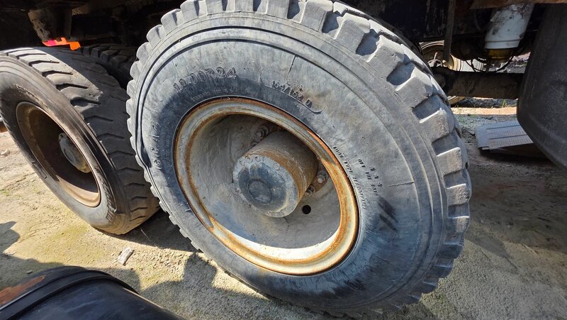 Shacman (Shaanxi) SX 6x6 Самосвал — фото 12