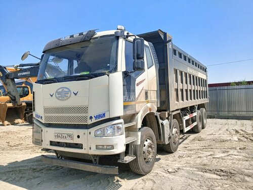 FAW CA 3310 8x4 Самосвал