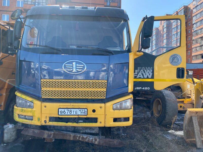 FAW J6 8x4 Самосвал — фото 1