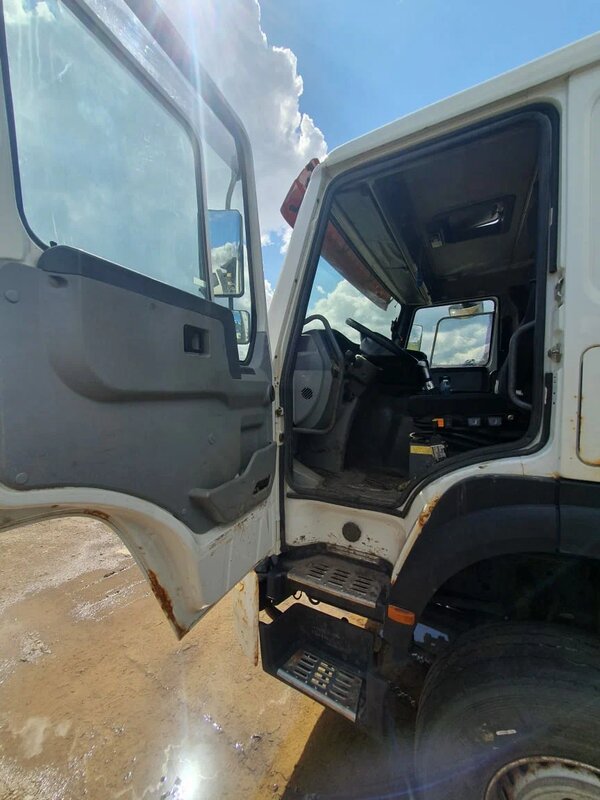 Howo ZZ 8x4 Самосвал — фото 12