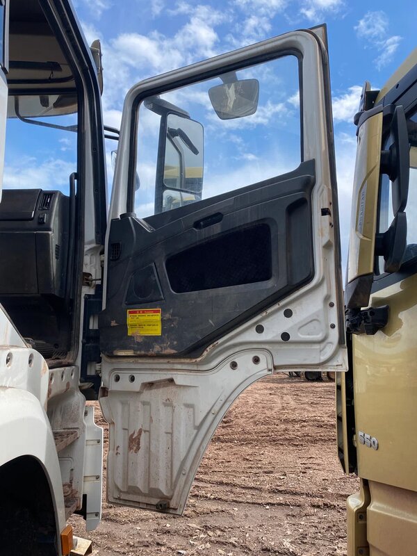 Shacman (Shaanxi) SX 6x6 Самосвал — фото 10