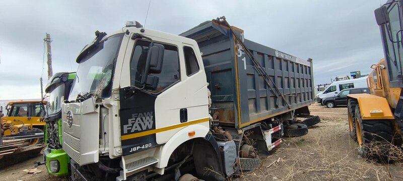 FAW J6 8x4 Самосвал — фото 3