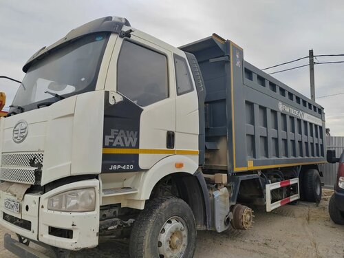 FAW CA 3310 8x4 Самосвал