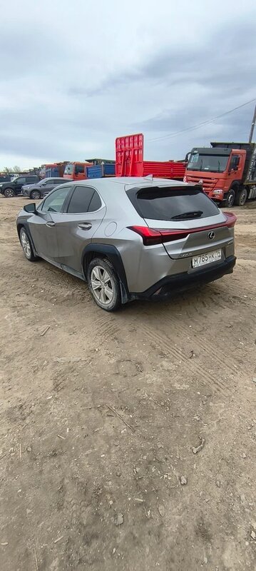 Lexus UX200 — фото 7