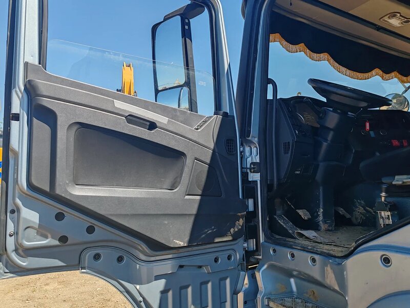 Shacman (Shaanxi) SX 8x4 Самосвал — фото 11