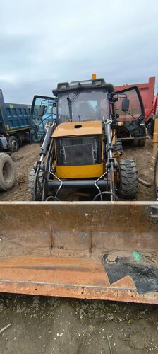 TAVR 570 Экскаватор-погрузчик