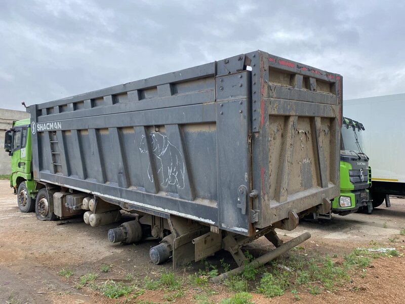 Shacman (Shaanxi) SX 8x4 Самосвал — фото 11