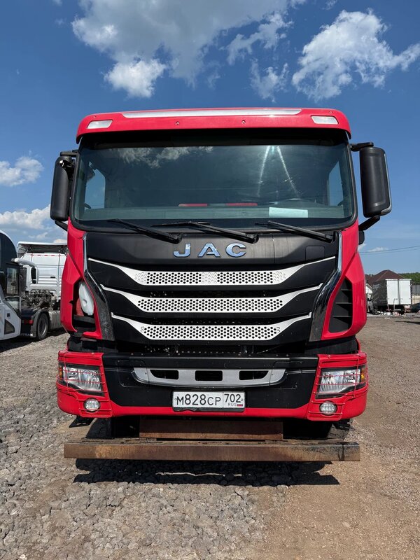 JAC N410 8x4 Самосвал — фото 1