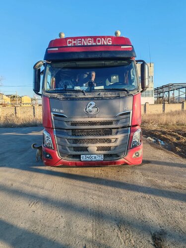 CHENGLONG H7 4x2 Седельный тягач