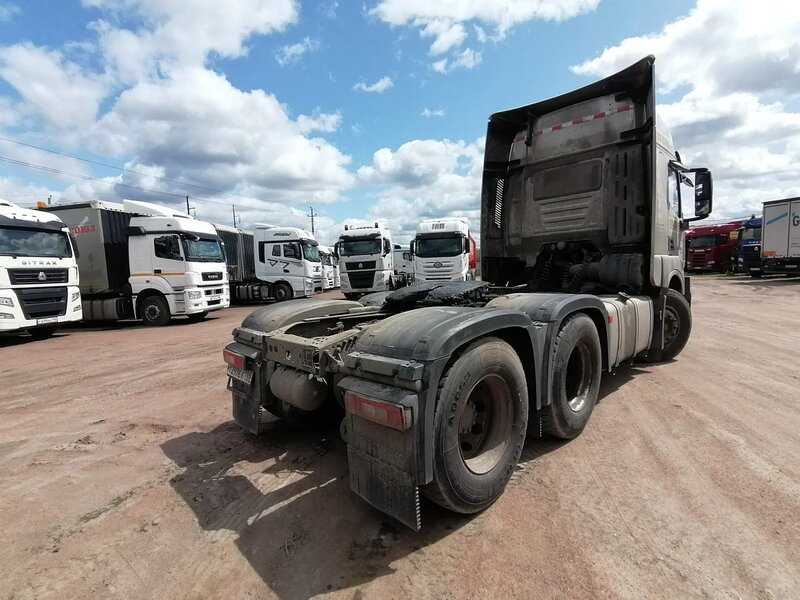HONGYAN CQ 6x4 Седельный тягач — фото 7