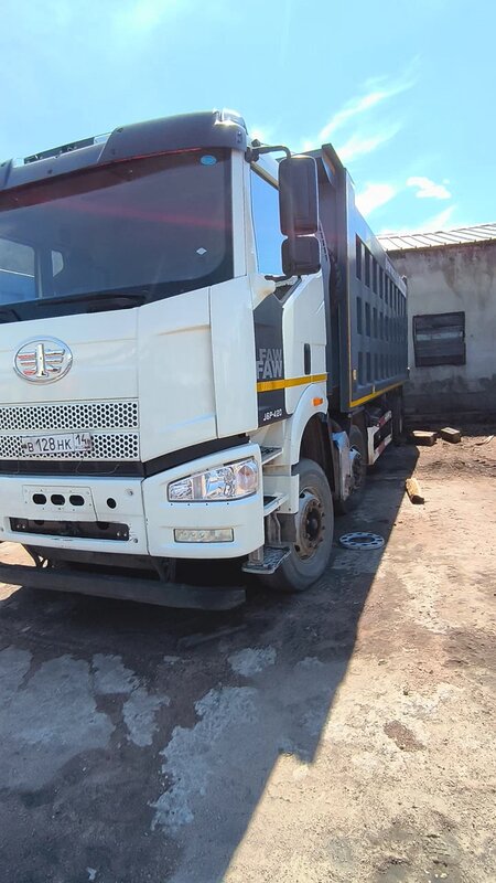 FAW J6 8x4 Самосвал — фото 2