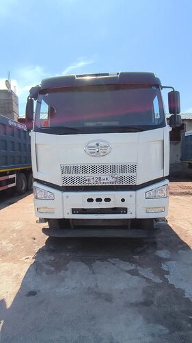 FAW J6 8x4 Самосвал