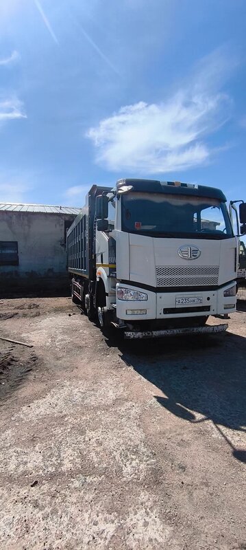 FAW J6 8x4 Самосвал — фото 1