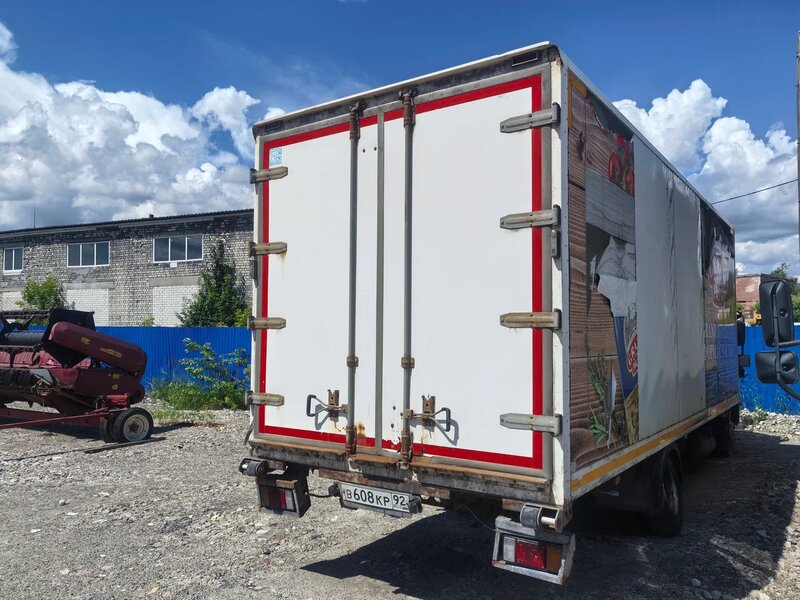 Isuzu ELF 9.5 (NQR) Изотермический/рефрижератор с гидробортом — фото 4