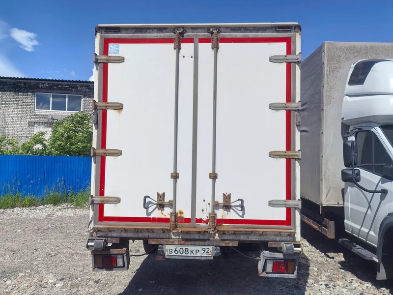 Isuzu ELF 9.5 (NQR) Изотермический/рефрижератор с гидробортом — фото 5