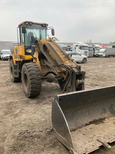 Bull SL300 Фронтальный погрузчик