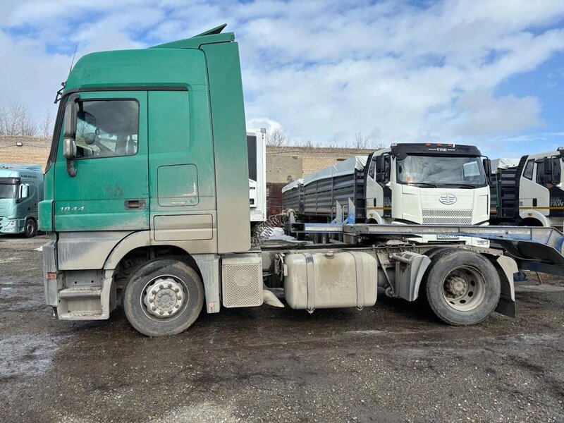 Mercedes-Benz ACTROS 4x2 Седельный тягач — фото 4