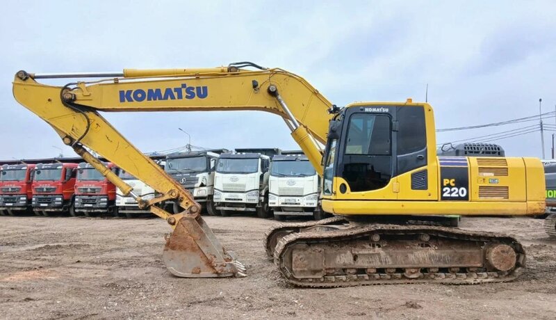 KOMATSU PC 220 Экскаватор — фото 1