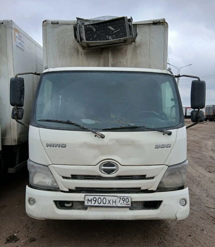 Центртранстехмаш АФ-4771 на шасси HINO 300 4x2 изотермический/рефрижератор с гидробортом (кат. C) — фото 1