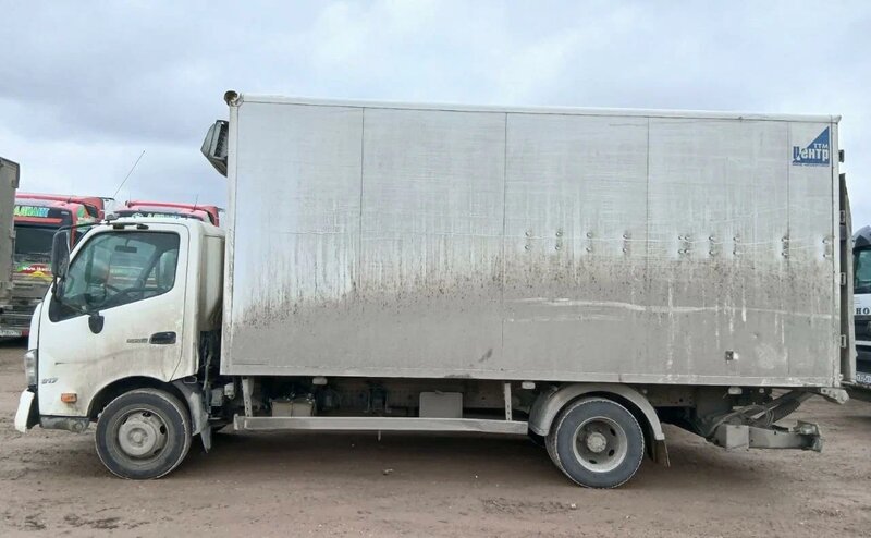 Центртранстехмаш АФ-4771 на шасси HINO 300 4x2 изотермический/рефрижератор с гидробортом (кат. C) — фото 3