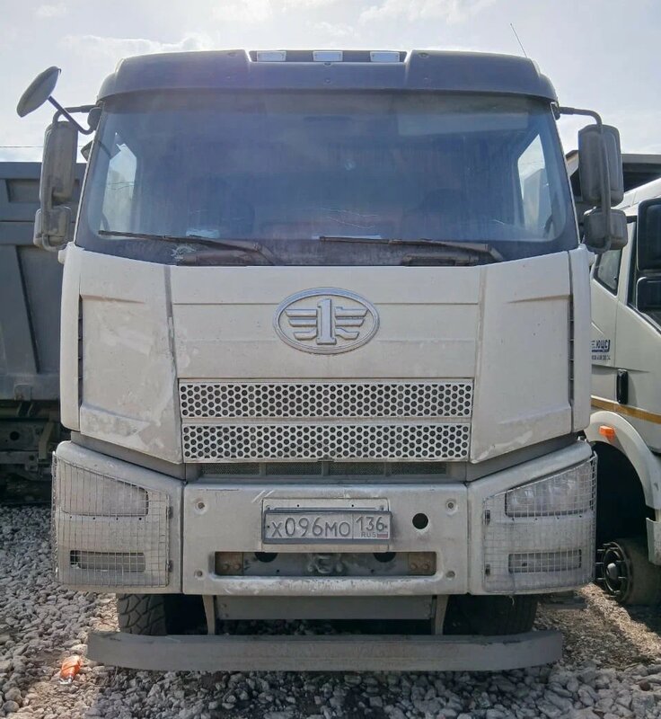 FAW CA 3310 8x4 Самосвал — фото 1