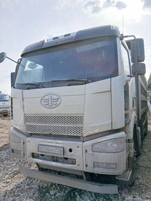FAW CA 3310 8x4 Самосвал — фото 3