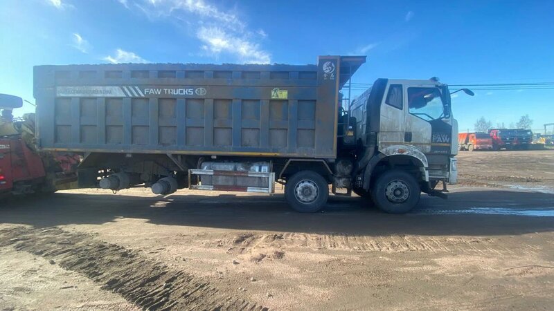 FAW J6 8x4 Самосвал — фото 2