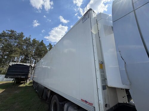 Schmitz Cargobull SKO24 Полуприцеп изотермический/рефрижератор