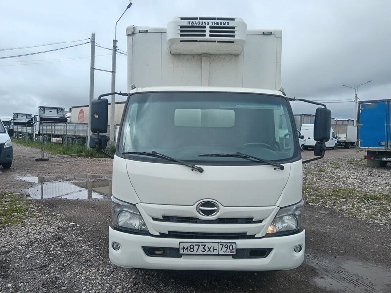 Центртранстехмаш АФ-4771 на шасси HINO 300 4x2 изотермический/рефрижератор с гидробортом (кат. C) — фото 1