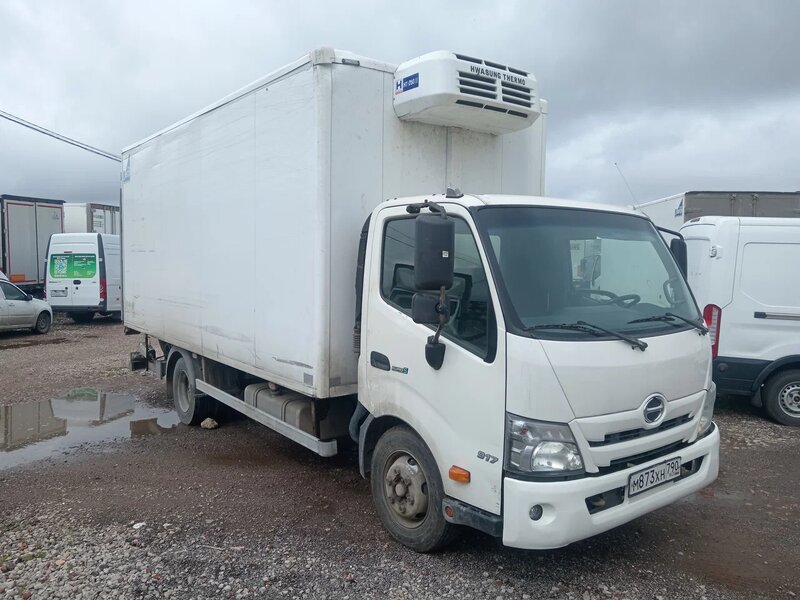 Центртранстехмаш АФ-4771 на шасси HINO 300 4x2 изотермический/рефрижератор с гидробортом (кат. C) — фото 2