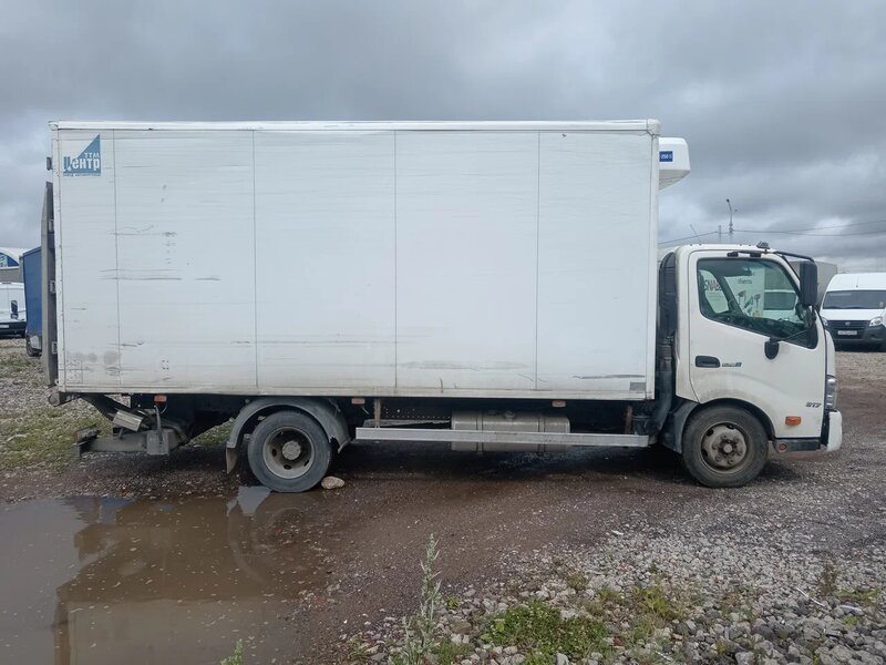 Центртранстехмаш АФ-4771 на шасси HINO 300 4x2 изотермический/рефрижератор с гидробортом (кат. C) — фото 4