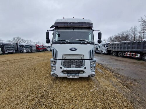 Ford Cargo 4x2 Седельный тягач