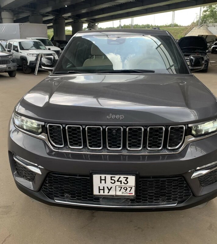 Jeep GRAND CHEROKEE — фото 1