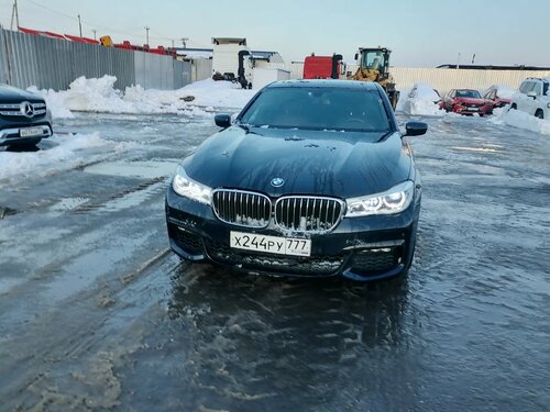 BMW 7-SERIES
