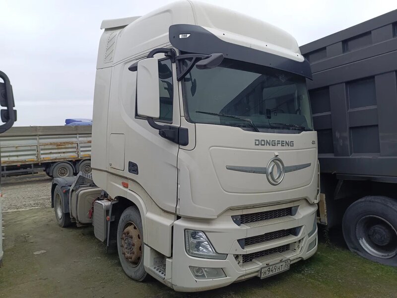 DongFeng DFH 4x2 Седельный тягач — фото 3