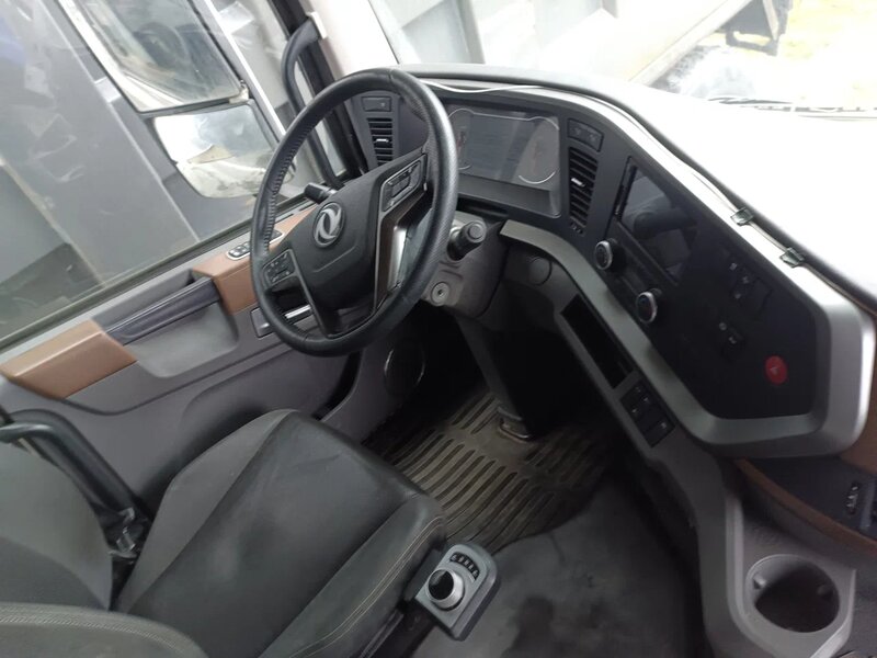 DongFeng DFH 4x2 Седельный тягач — фото 8