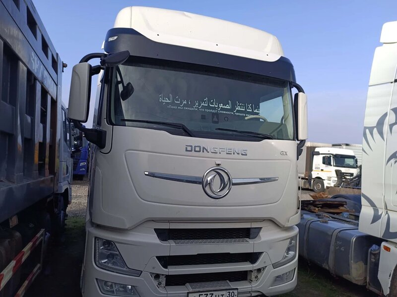 DongFeng DFH 4x2 Седельный тягач — фото 1