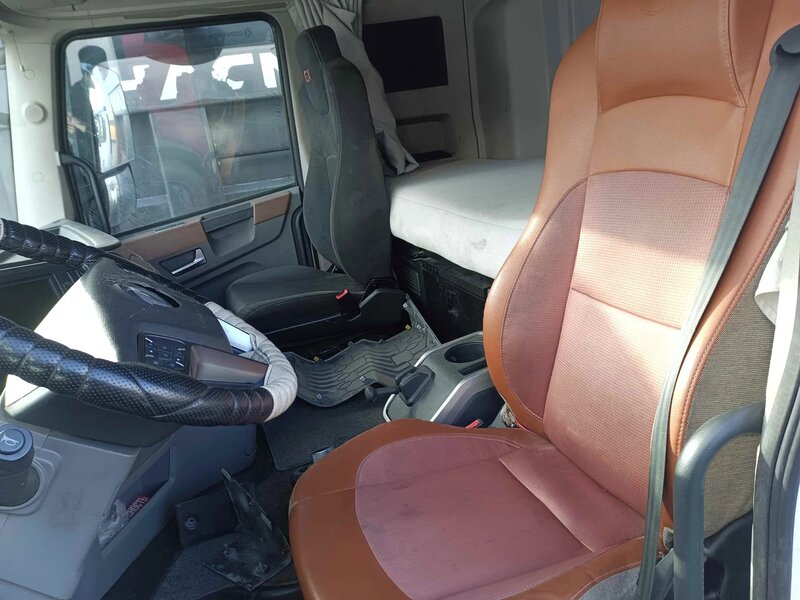 DongFeng DFH 4x2 Седельный тягач — фото 7