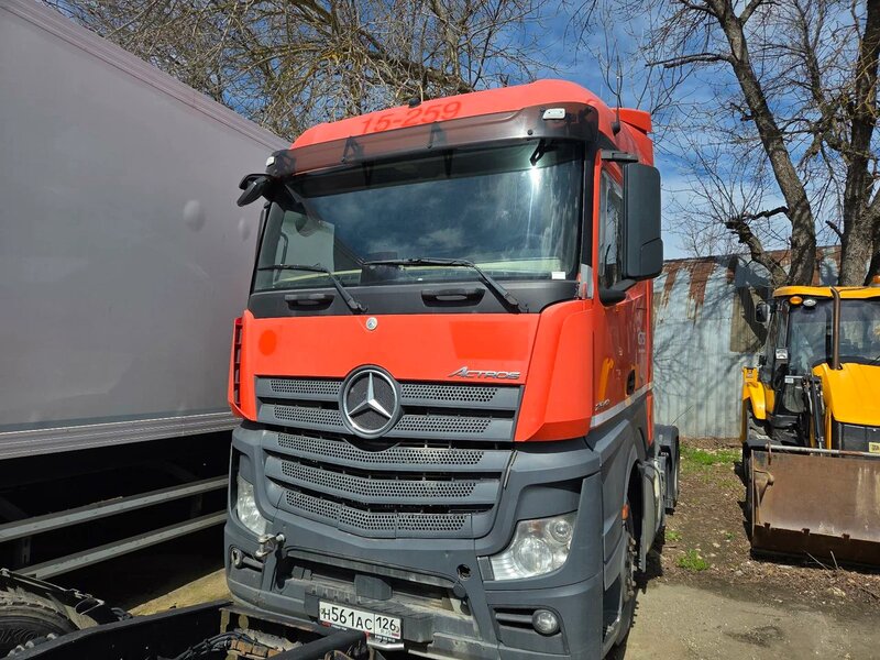 Mercedes-Benz Actros 6x2 Седельный тягач — фото 1