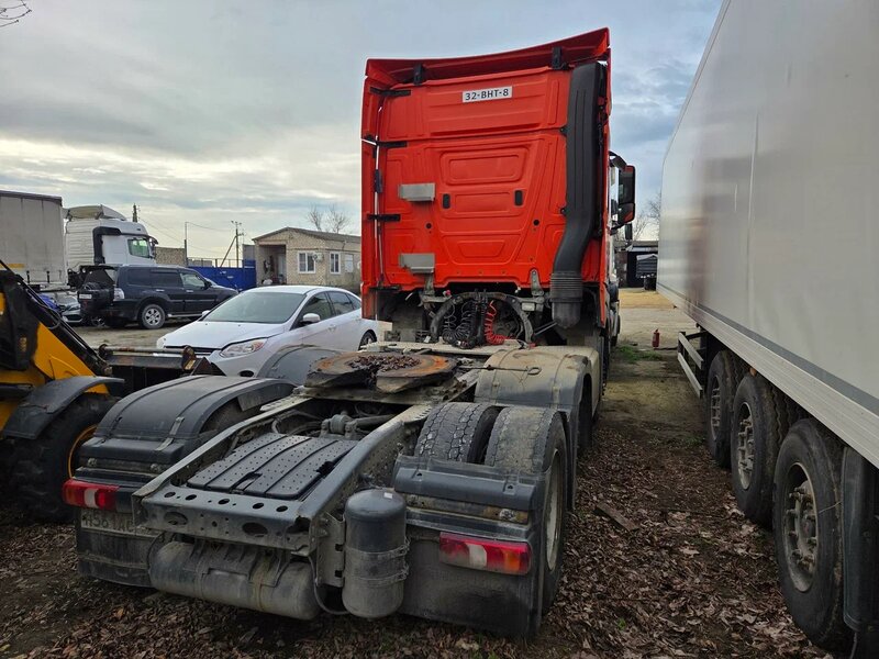 Mercedes-Benz Actros 6x2 Седельный тягач — фото 4