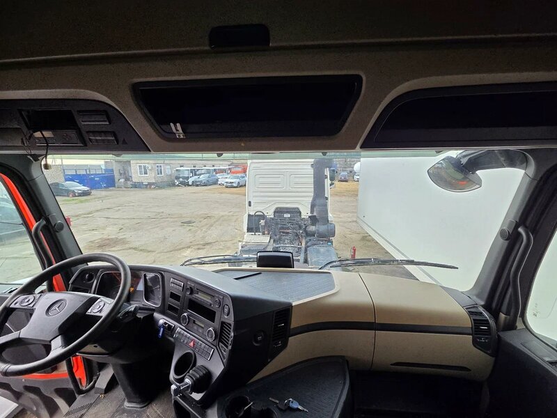 Mercedes-Benz Actros 6x2 Седельный тягач — фото 8
