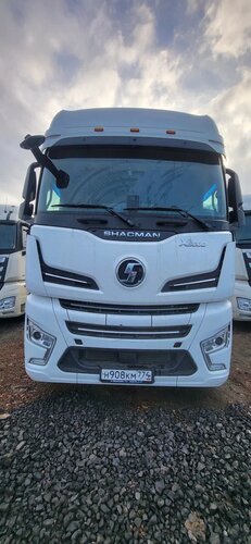 Shacman (Shaanxi) SX 4x2 Седельный тягач