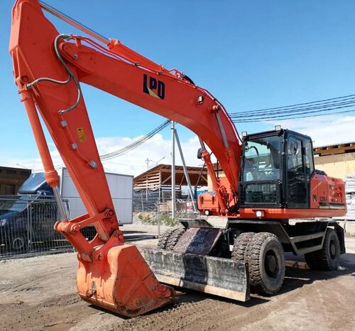 LPD LE230 Экскаватор колесный