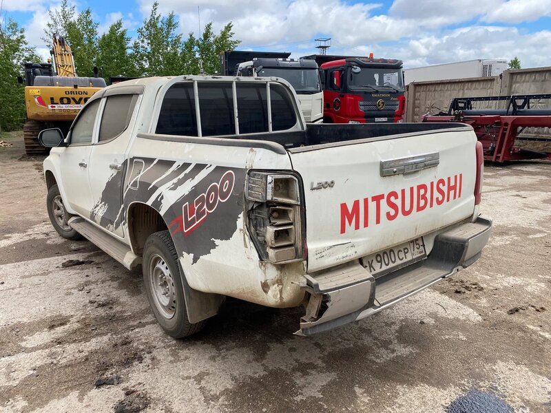 Mitsubishi L200 — фото 12