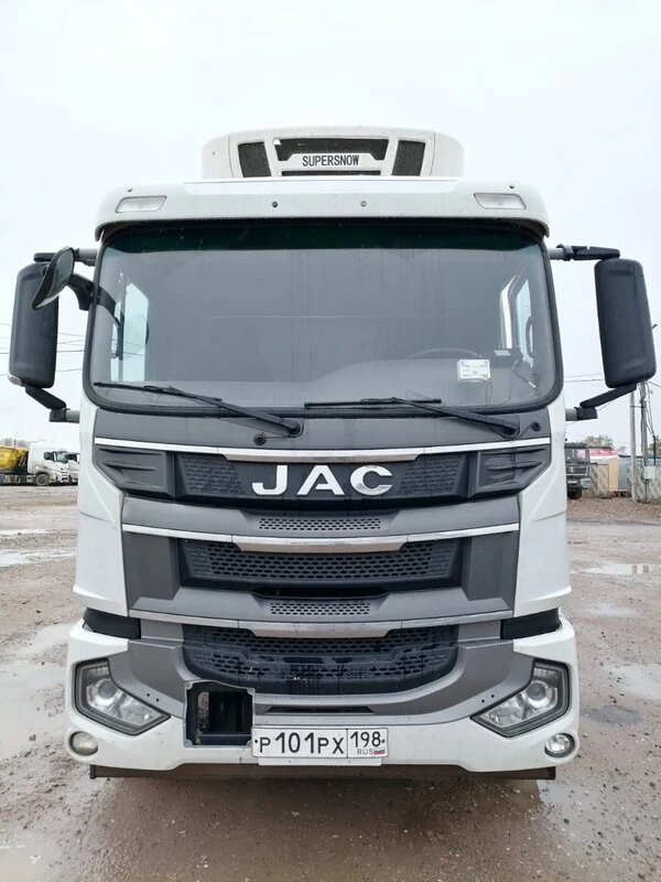 JAC N200 4x2 Изотермический/рефрижератор с гидробортом — фото 1