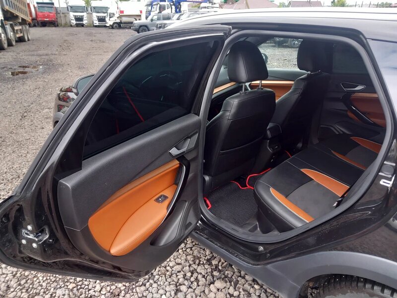 LADA VESTA SW Cross — фото 10